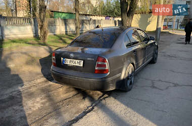 Лифтбек Skoda Superb 2003 в 