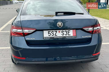 Лифтбек Skoda Superb 2017 в 