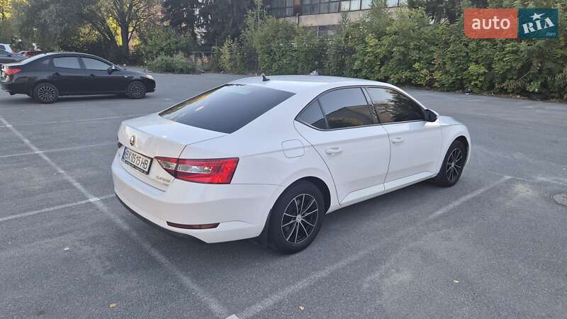 Лифтбек Skoda Superb 2015 в Киеве фото 10 Лифтбек Skoda Superb 2015 в Киеве