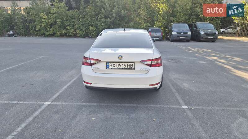 Лифтбек Skoda Superb 2015 в Киеве фото 12 Лифтбек Skoda Superb 2015 в Киеве