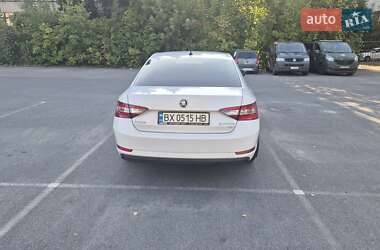 Лифтбек Skoda Superb 2015 в 
