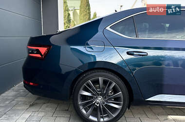 Лифтбек Skoda Superb 2019 в 