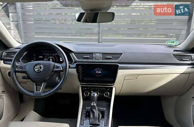 Лифтбек Skoda Superb 2019 в 