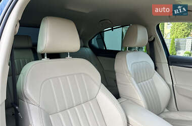 Лифтбек Skoda Superb 2019 в 