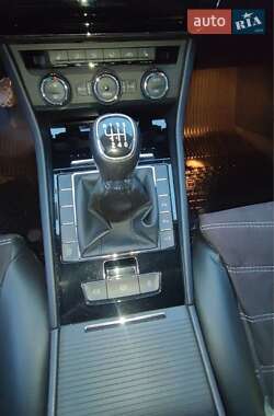 Лифтбек Skoda Superb 2015 в 