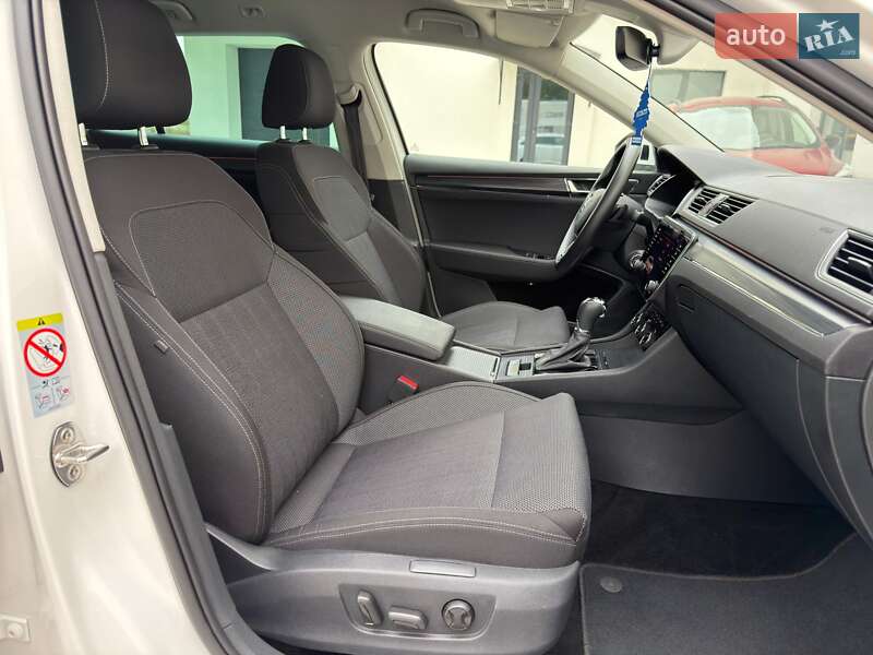 Универсал Skoda Superb 2019 в Луцке