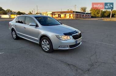 Лифтбек Skoda Superb 2011 в 