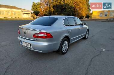 Лифтбек Skoda Superb 2011 в 