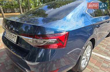 Лифтбек Skoda Superb 2021 в 