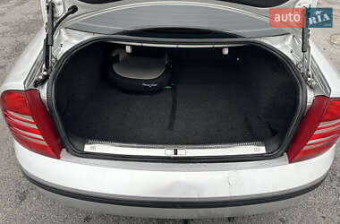 Лифтбек Skoda Superb 2006 в 