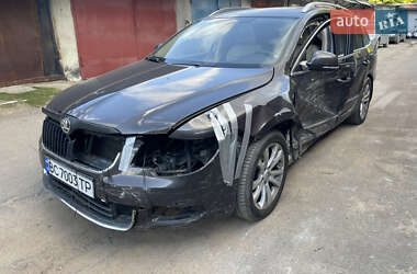 Універсал Skoda Superb 2011 в  фото 2 Універсал Skoda Superb 2011 в