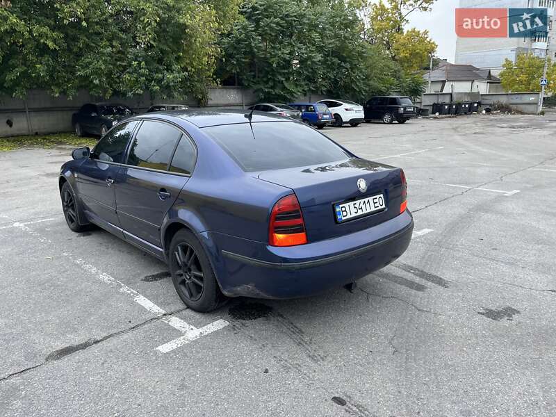 Лифтбек Skoda Superb 2002 в Кропивницком