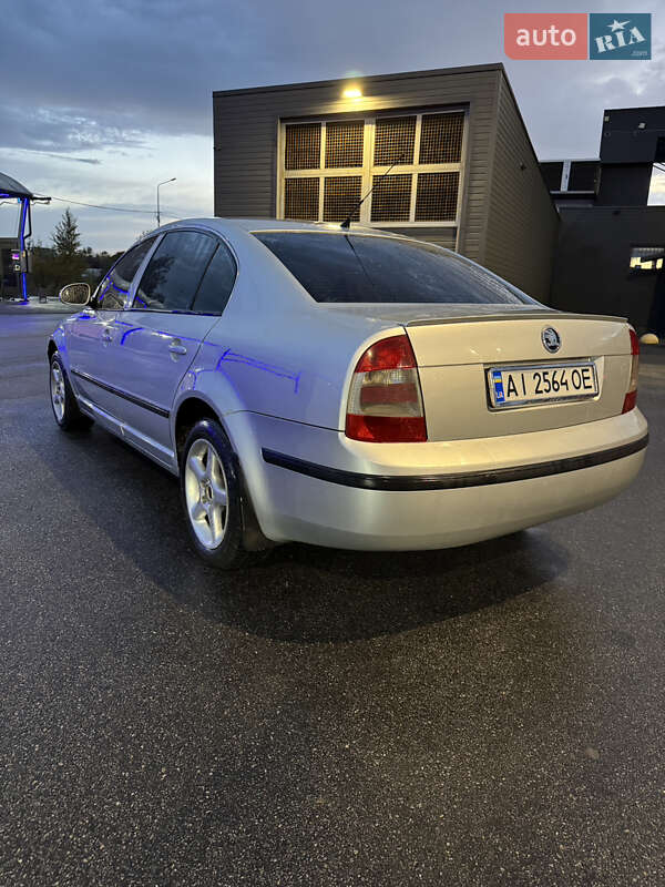 Лифтбек Skoda Superb 2006 в Днепре