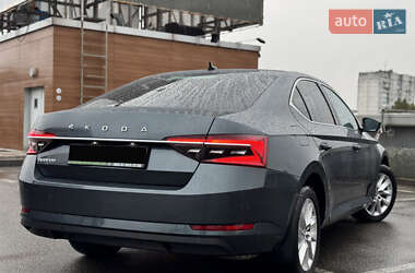 Лифтбек Skoda Superb 2020 в 