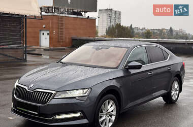 Лифтбек Skoda Superb 2020 в 