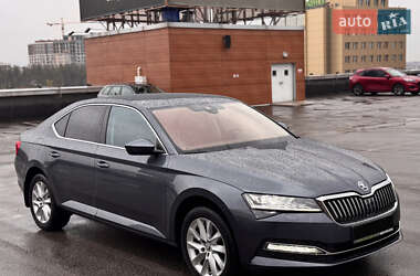 Лифтбек Skoda Superb 2020 в 
