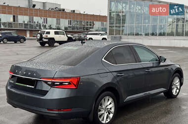 Лифтбек Skoda Superb 2020 в 
