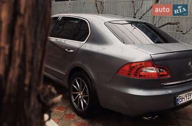 Лифтбек Skoda Superb 2011 в 