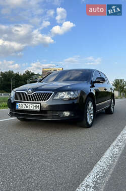 Лифтбек Skoda Superb 2013 в 