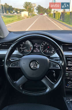 Лифтбек Skoda Superb 2013 в 