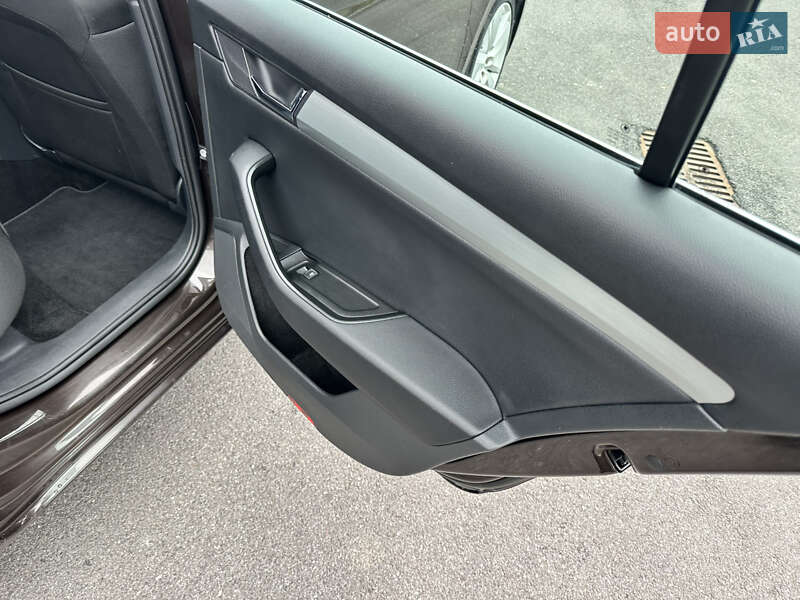 Универсал Skoda Superb 2019 в Виннице