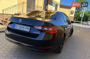 Лифтбек Skoda Superb 2017 в 