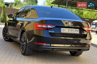 Лифтбек Skoda Superb 2017 в 