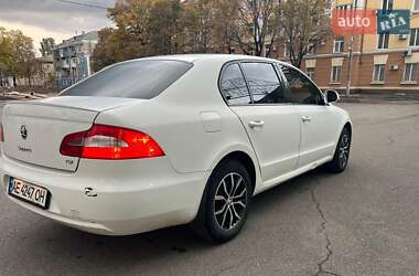 Ліфтбек Skoda Superb 2011 в 