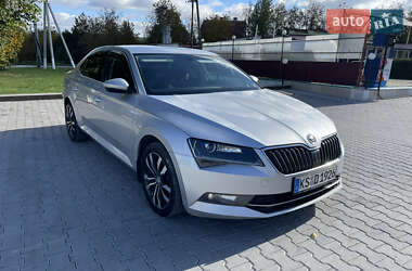 Лифтбек Skoda Superb 2016 в 