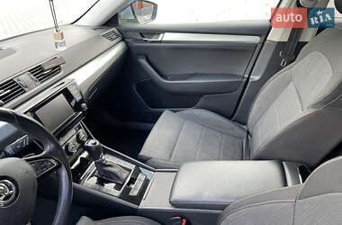 Лифтбек Skoda Superb 2016 в 