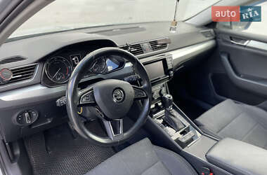 Лифтбек Skoda Superb 2016 в 