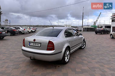 Лифтбек Skoda Superb 2004 в 