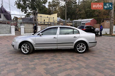Лифтбек Skoda Superb 2004 в 