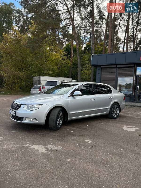 Лифтбек Skoda Superb 2010 в Нежине