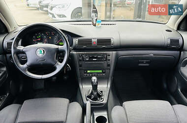 Ліфтбек Skoda Superb 2004 в 