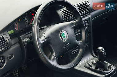 Ліфтбек Skoda Superb 2004 в 