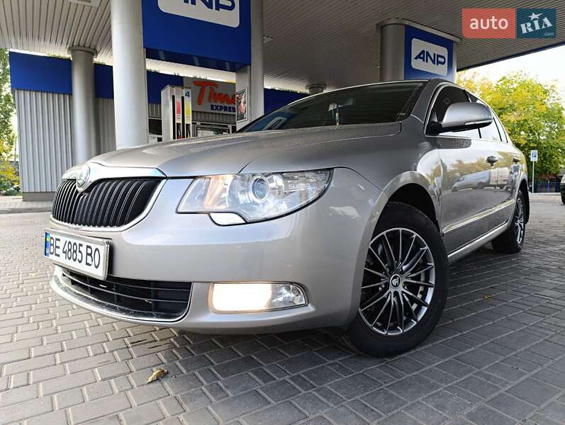 Лифтбек Skoda Superb 2010 в Николаеве