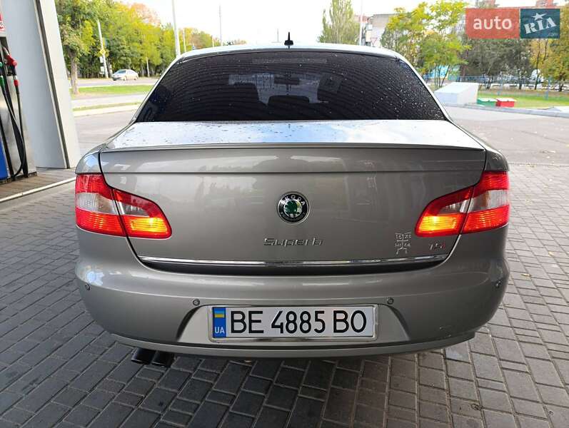 Лифтбек Skoda Superb 2010 в Николаеве