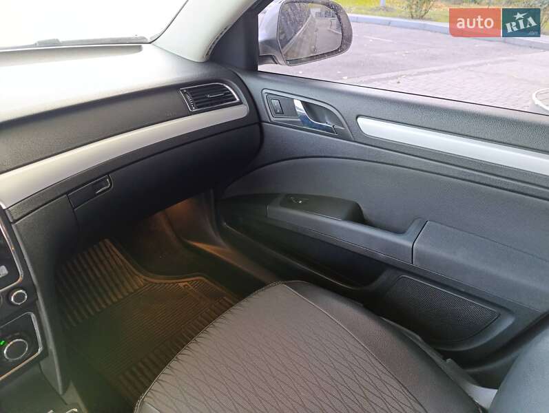 Лифтбек Skoda Superb 2010 в Николаеве