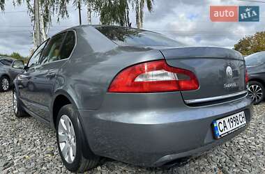 Ліфтбек Skoda Superb 2011 в  фото 6 Ліфтбек Skoda Superb 2011 в