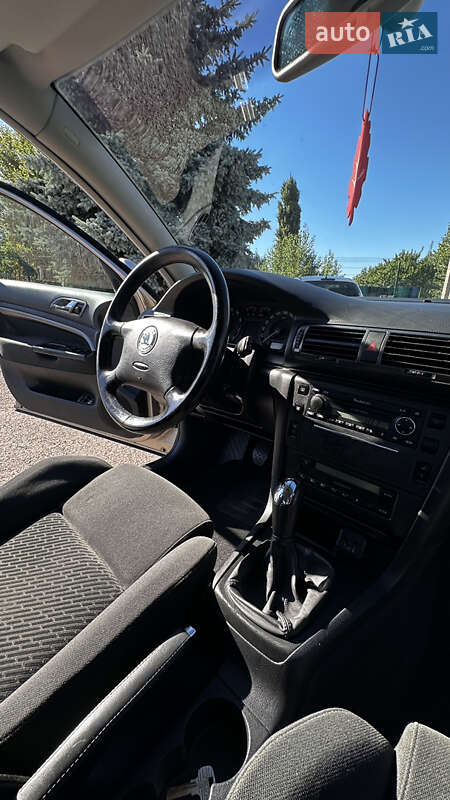 Лифтбек Skoda Superb 2003 в Черкассах