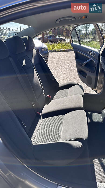 Лифтбек Skoda Superb 2003 в Черкассах