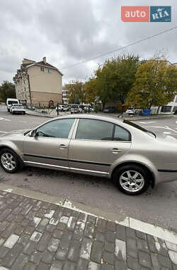 Лифтбек Skoda Superb 2006 в 