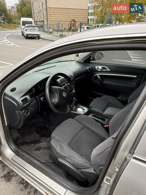 Лифтбек Skoda Superb 2006 в Львове