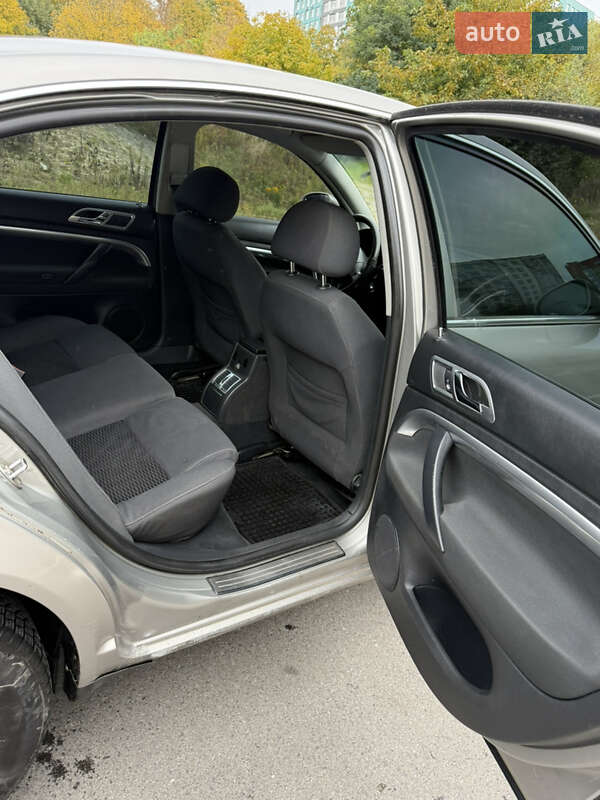 Лифтбек Skoda Superb 2006 в Львове