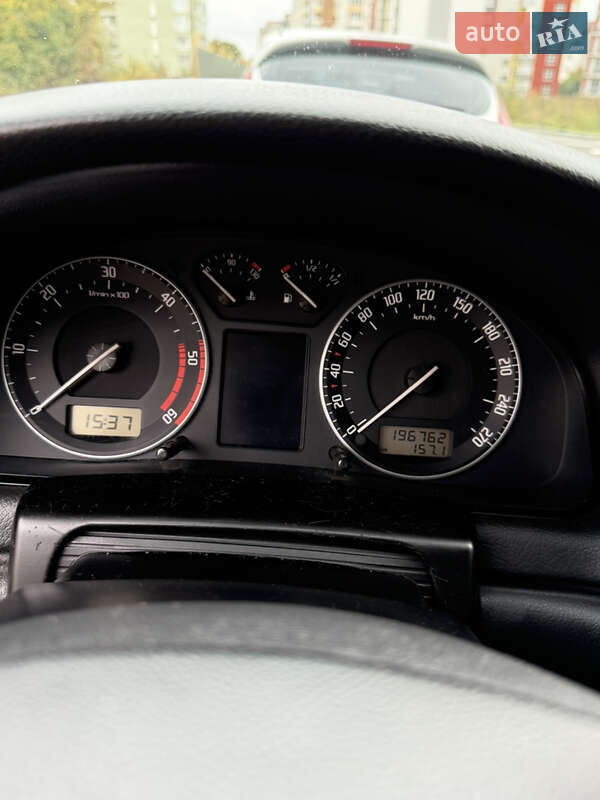 Лифтбек Skoda Superb 2006 в Львове
