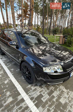 Ліфтбек Skoda Superb 2006 в Бучі