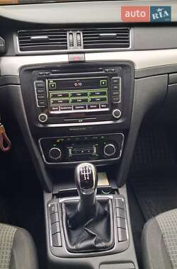 Лифтбек Skoda Superb 2012 в 