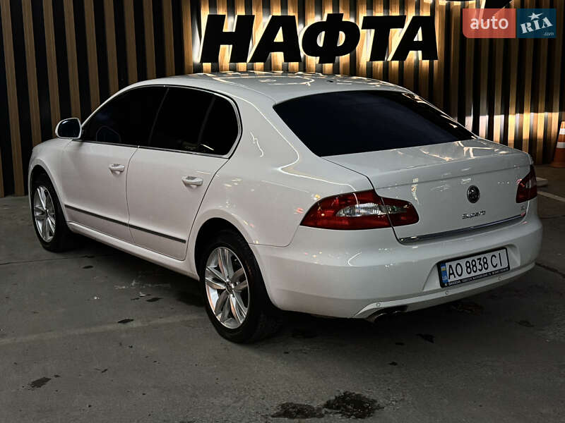 Ліфтбек Skoda Superb 2011 в Ужгороді