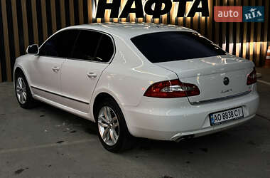 Лифтбек Skoda Superb 2011 в 